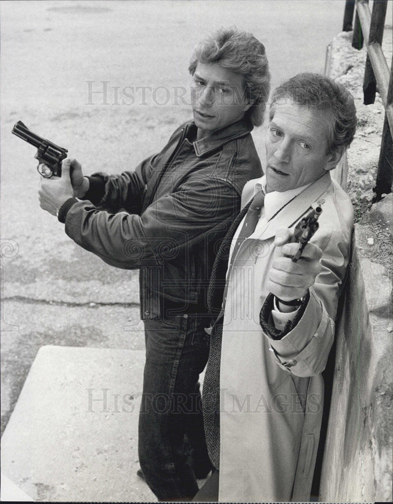 1987 Press Photo on set of Night Heat - Historic Images