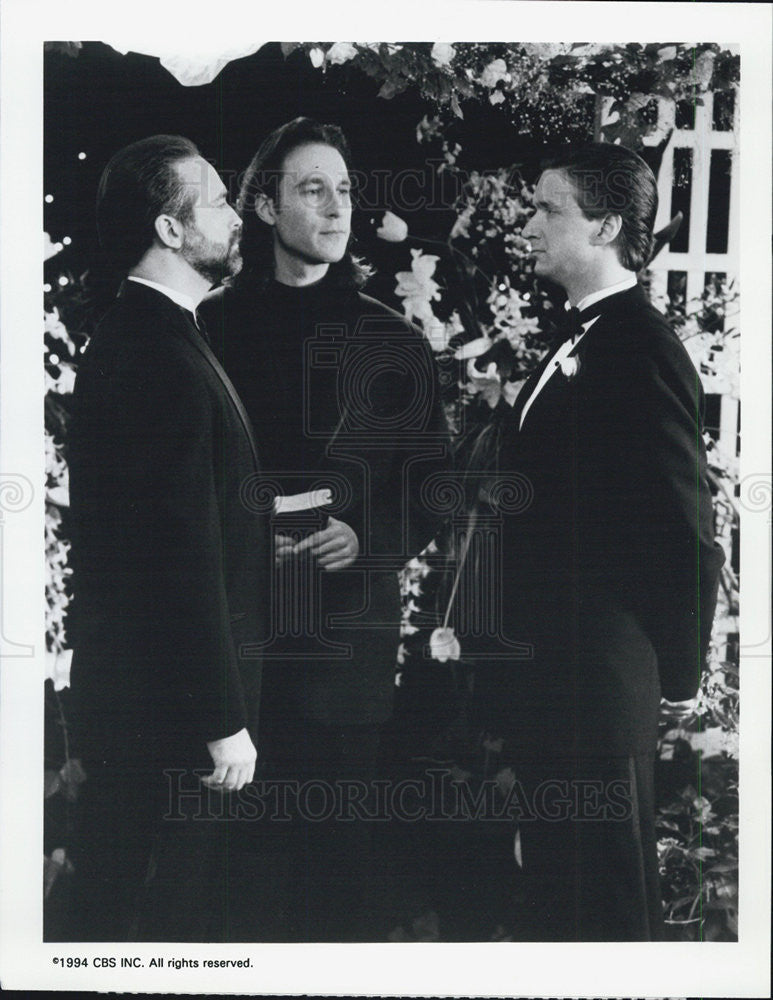 1994 Press Photo John Corbett, Doug Ballard &amp; Don McManus on &quot;Northern Exposure&quot; - Historic Images