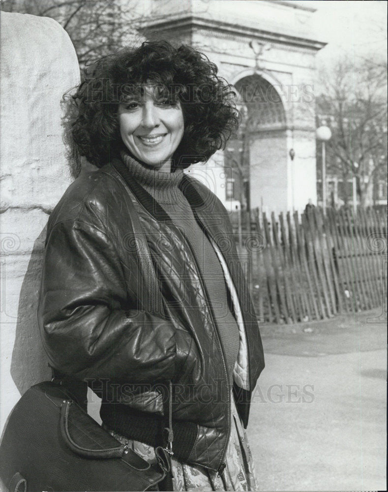 1987 Press Photo Andrea Martin in "Roxie" on CBS TV. - Historic Images