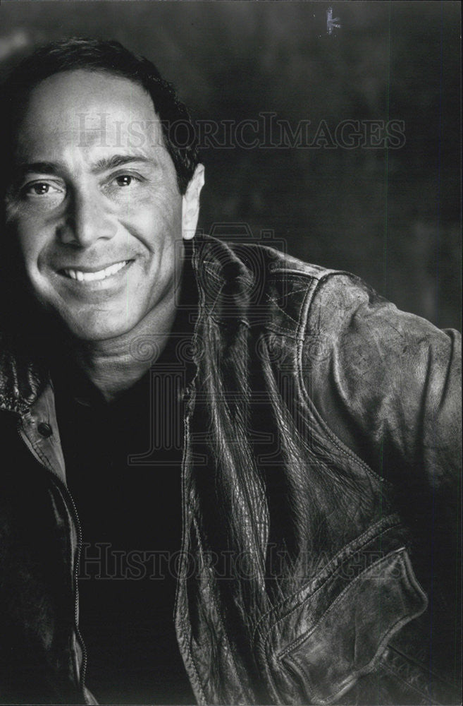 1994 Press Photo Singer Paul Anka - Historic Images