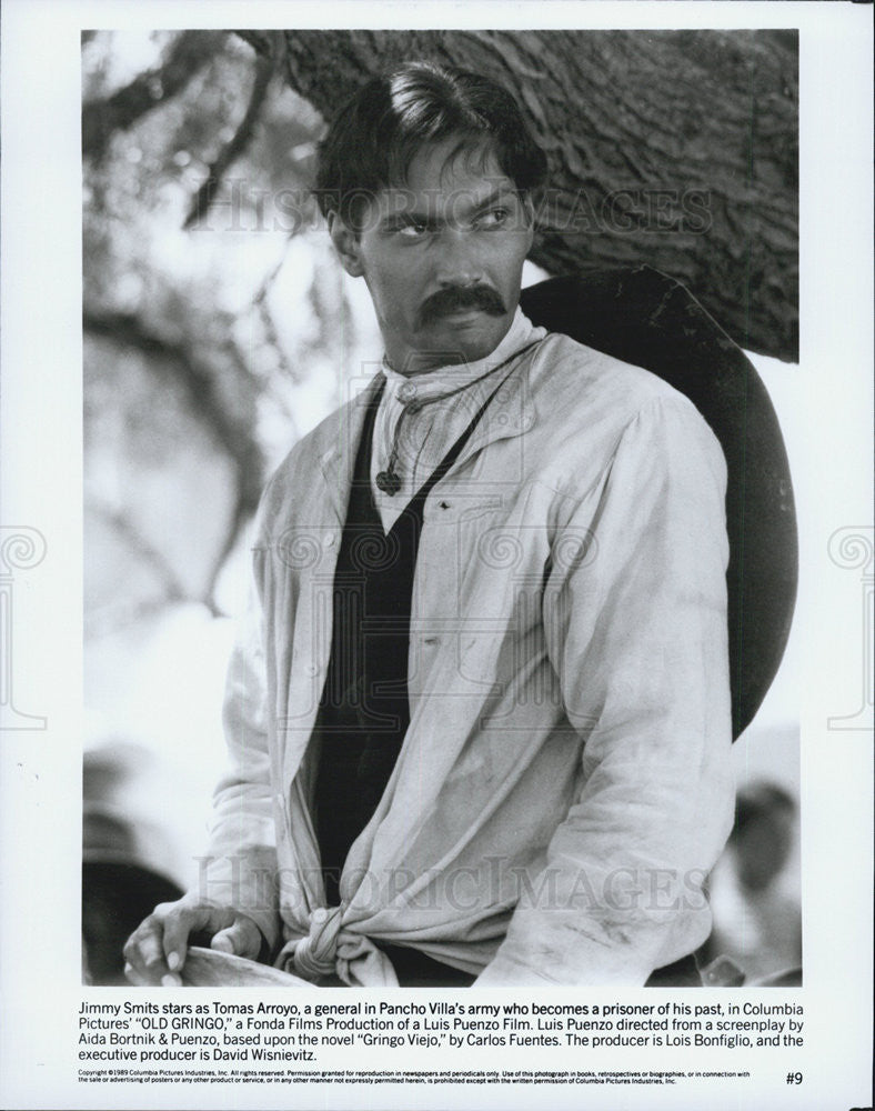 1989 Press Photo Actor Jimmy Smits Stars As Tomas Arroyo In &quot;Old Gringo&quot; - Historic Images