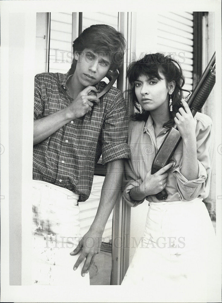 1986 Press Photo Actors Robby Benson And Elizabeth Pena Star In &quot;Tough Cookies&quot; - Historic Images