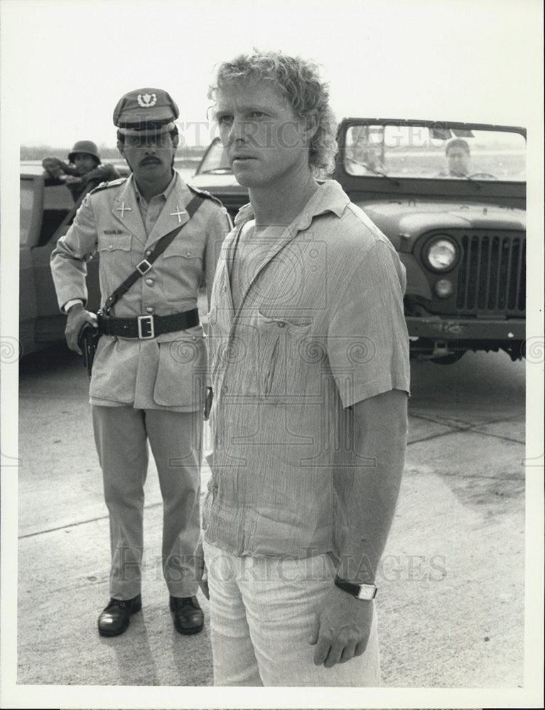 1989 Press Photo William Katt Stars In &quot;Top of The Hill&quot; In Latin America on CBS - Historic Images