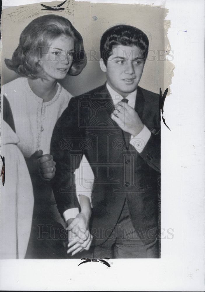 1963 Press Photo of Singer Paul Anka with wife Anne De Zegheb, Egyptian model. - Historic Images