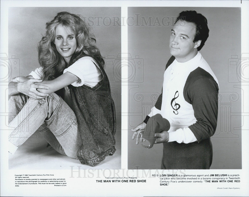 1985 Press Photo Lori Singer &amp; Jim Belushi in &quot;The Man with One Red Shoe&quot; - Historic Images