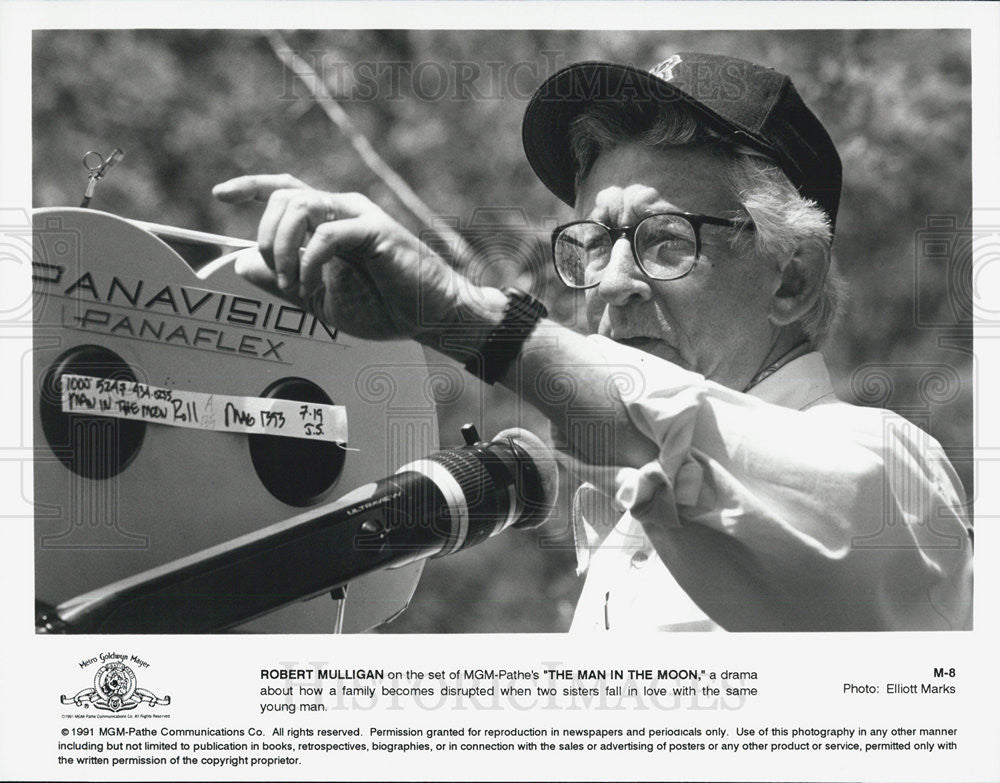 1991 Press Photo Robert Mulligan on Set &quot;The Man in The Moon&quot; - Historic Images