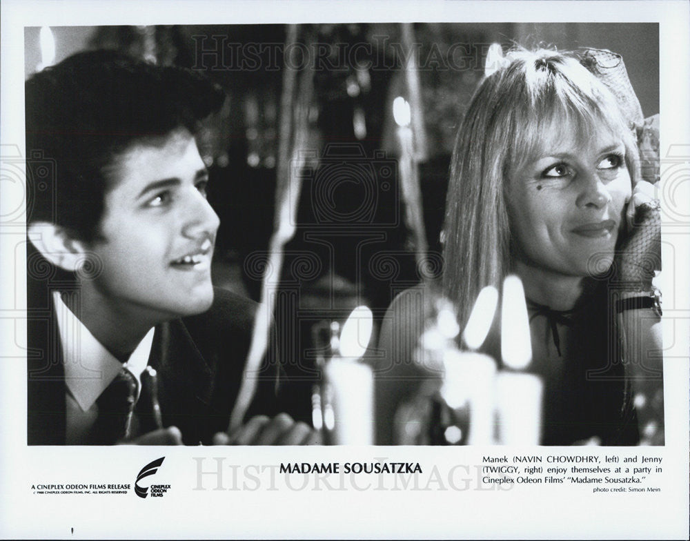 1988 Press Photo Actors Navin Chowdhry And Twiggy Starring In &quot;Madame Sousatzka&quot; - Historic Images