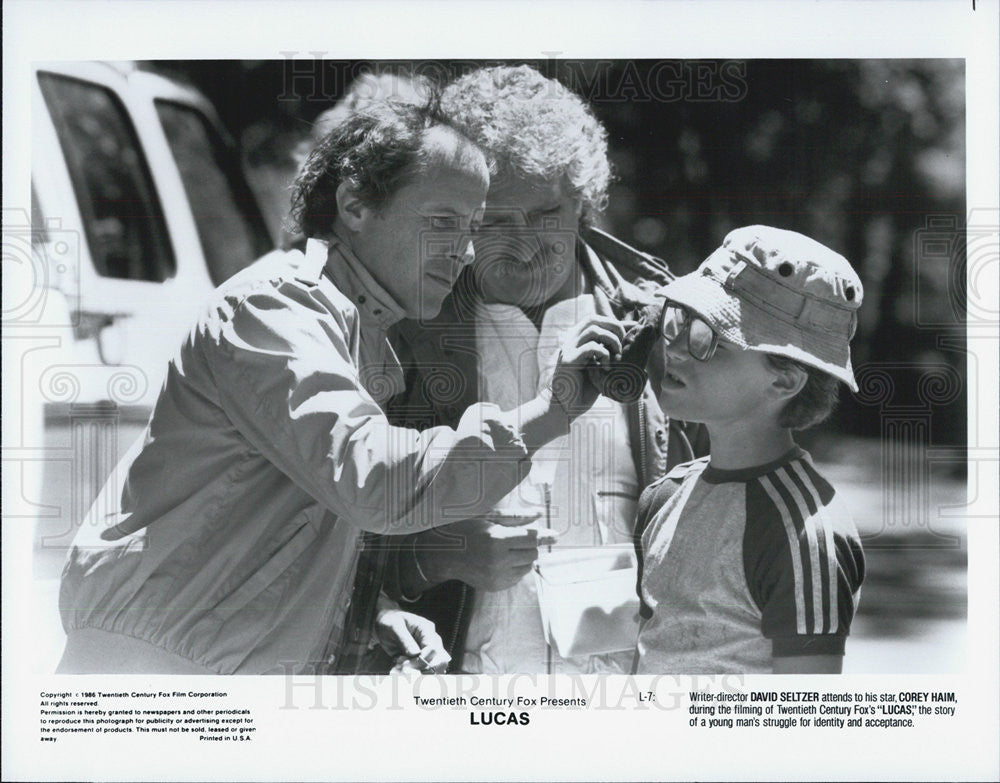 1986 Press Photo Director, David Seltzer, Corey Haim in &quot;Lucas&quot; - Historic Images