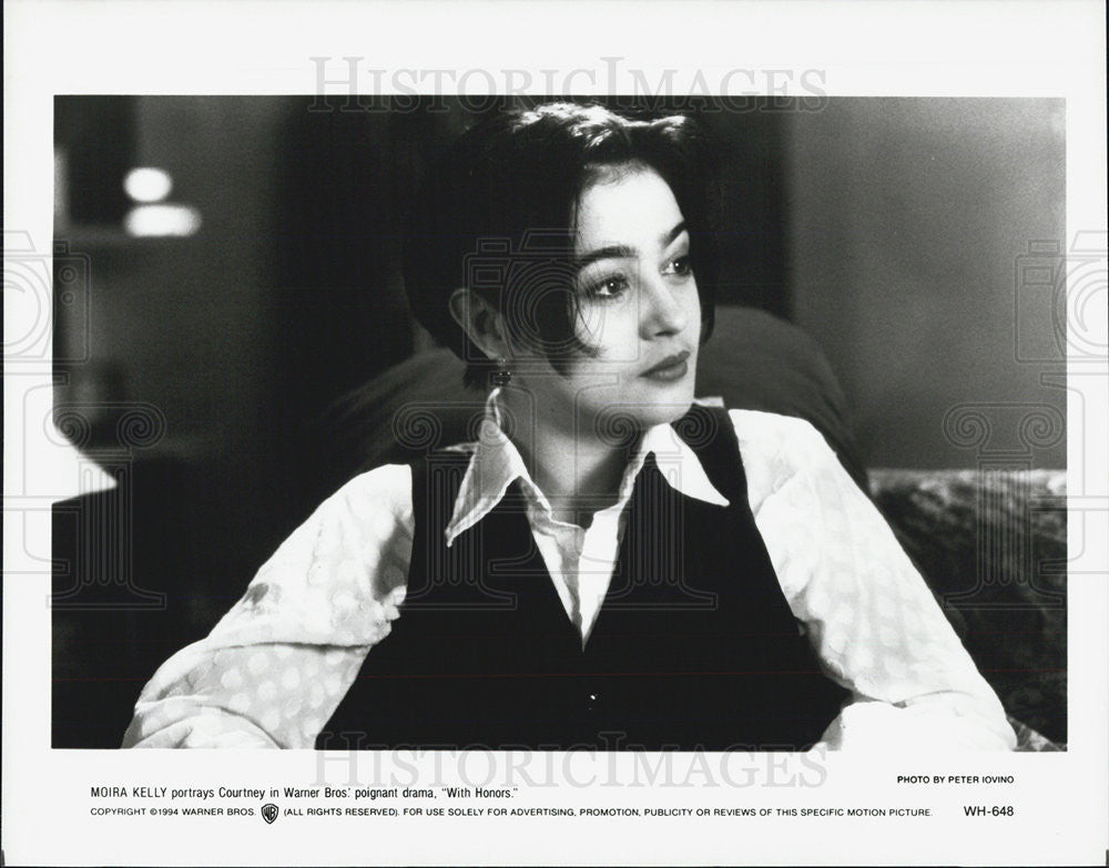 1994 Press Photo Actress Moira Kelly With Honors - Historic Images
