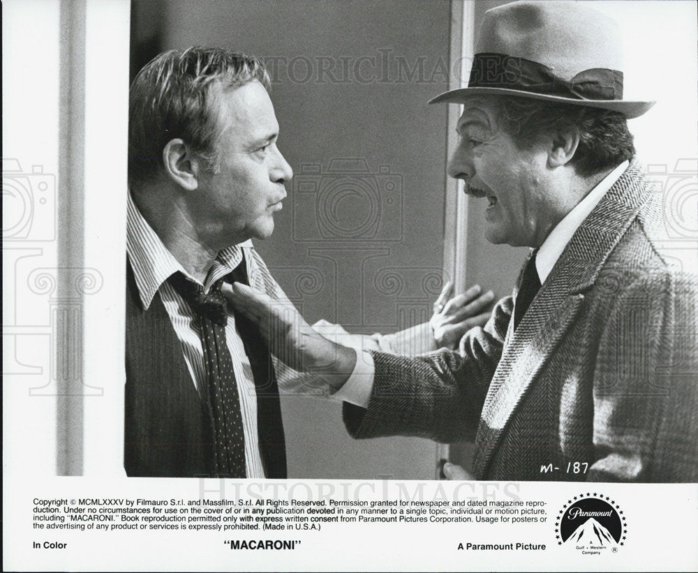 1985 Press Photo Scene From Movie Macaroni - Historic Images