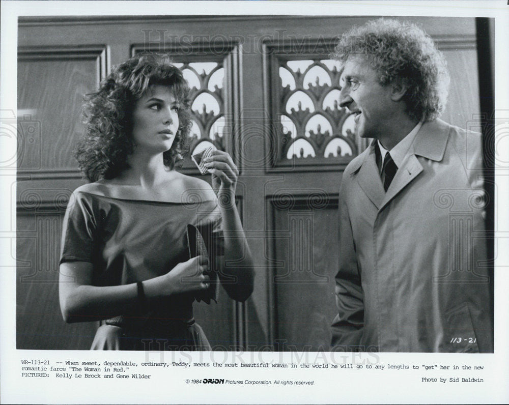 1984 Press Photo Kelly Le Brock and Gene Wilder star in &quot;the Woman in Red&quot; - Historic Images