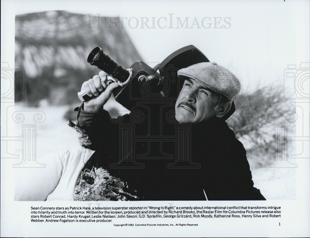 1982 Press Photo of Actor Sean Connery as reporter in &quot;Wrong is Right&quot;. - Historic Images