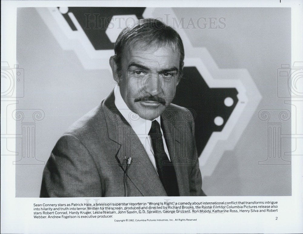 1982 Press Photo Sean Connery as reporter in &quot;Right is Wrong&quot; Comedy film. - Historic Images