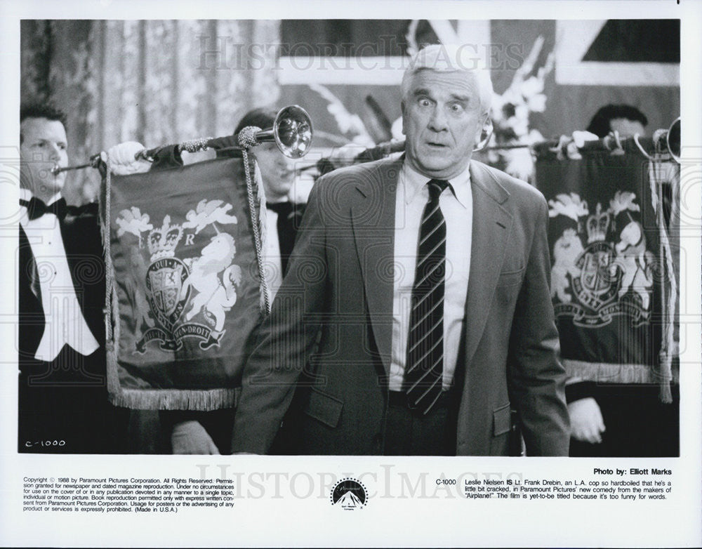 1988 Press Photo Actor Leslie Nielsen Starring In &quot;Naked Gun&quot; - Historic Images