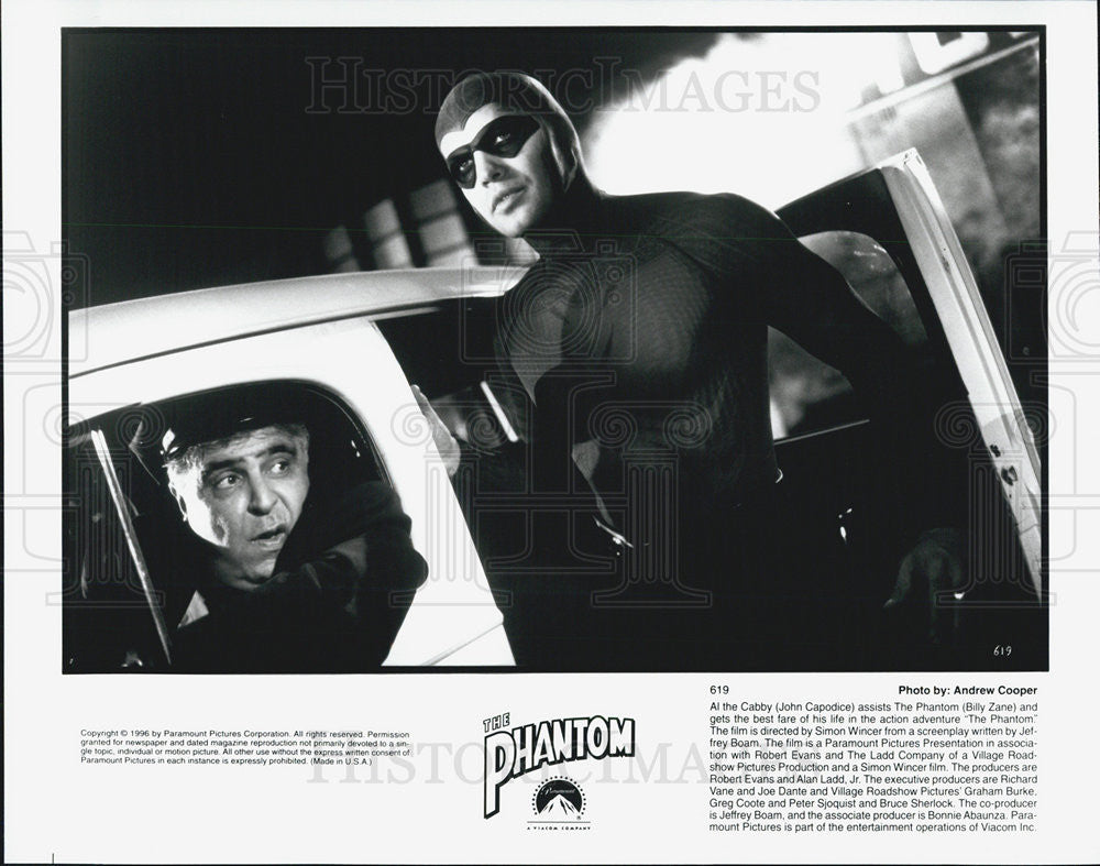 1996 Press Photo John Capodice &amp; Billy Zane in &quot;The Phantom&quot; - Historic Images