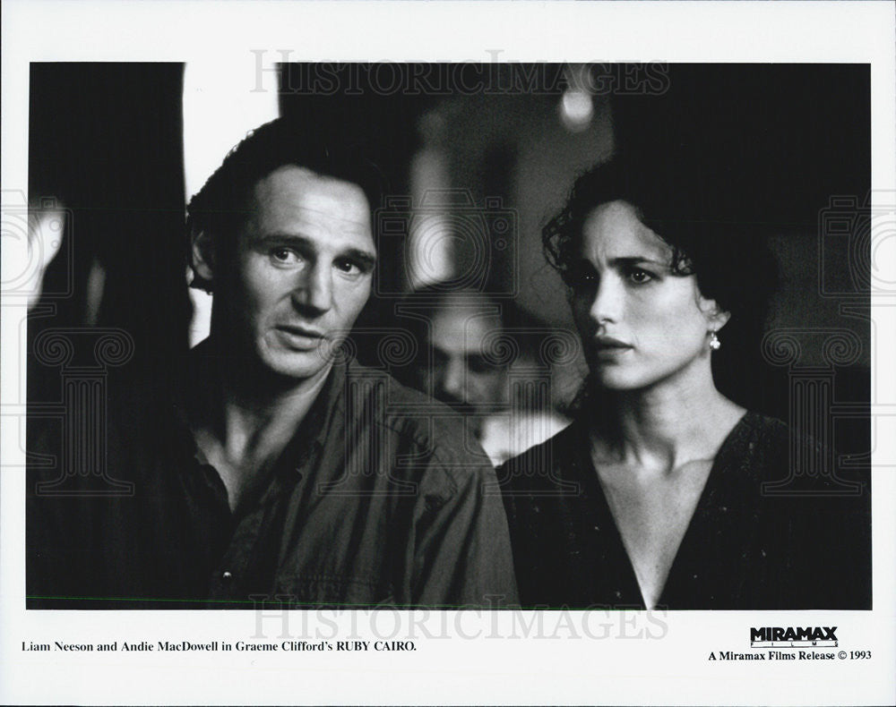 1993 Press Photo Actor Liam Neeson and Andie MacDowell, stars in &quot;Deception&quot; - Historic Images