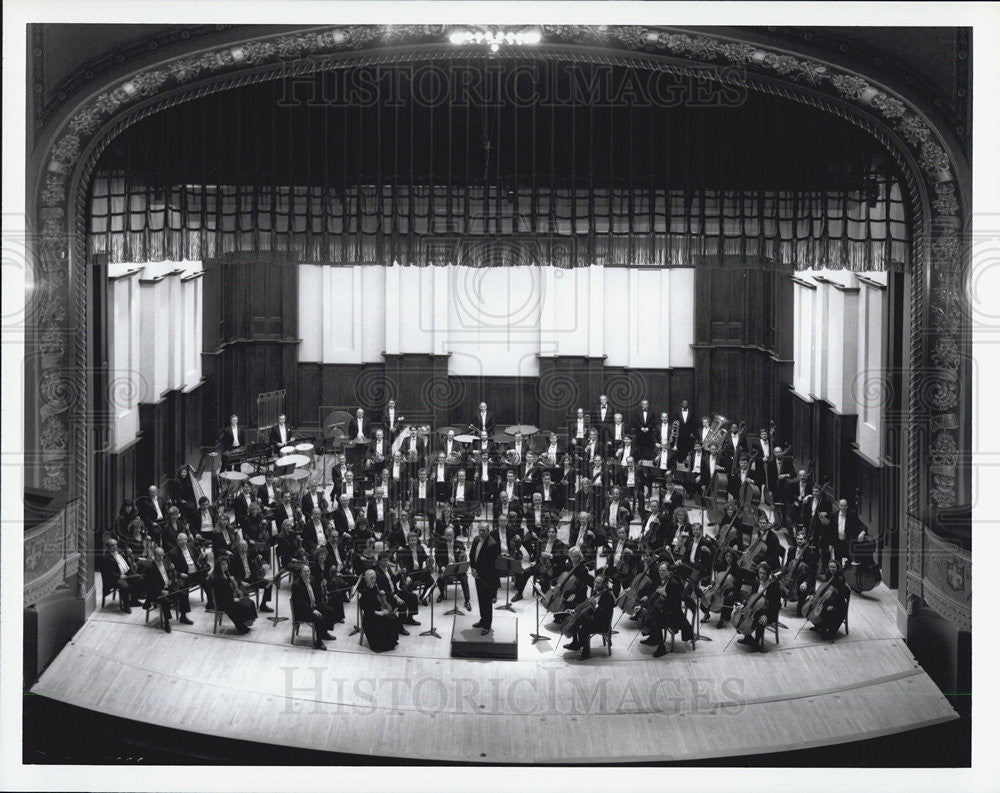 Press Photo An Orchestra playing - Historic Images