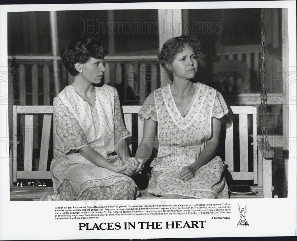 1984 Press Photo Actors Sally Field And Lindsay Crouse In &quot;Places In The Heart&quot; - Historic Images