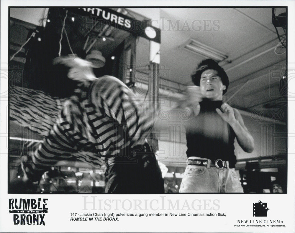 1996 Press Photo Jackie Chan in &quot;Rumble in the Bronx&quot; - Historic Images