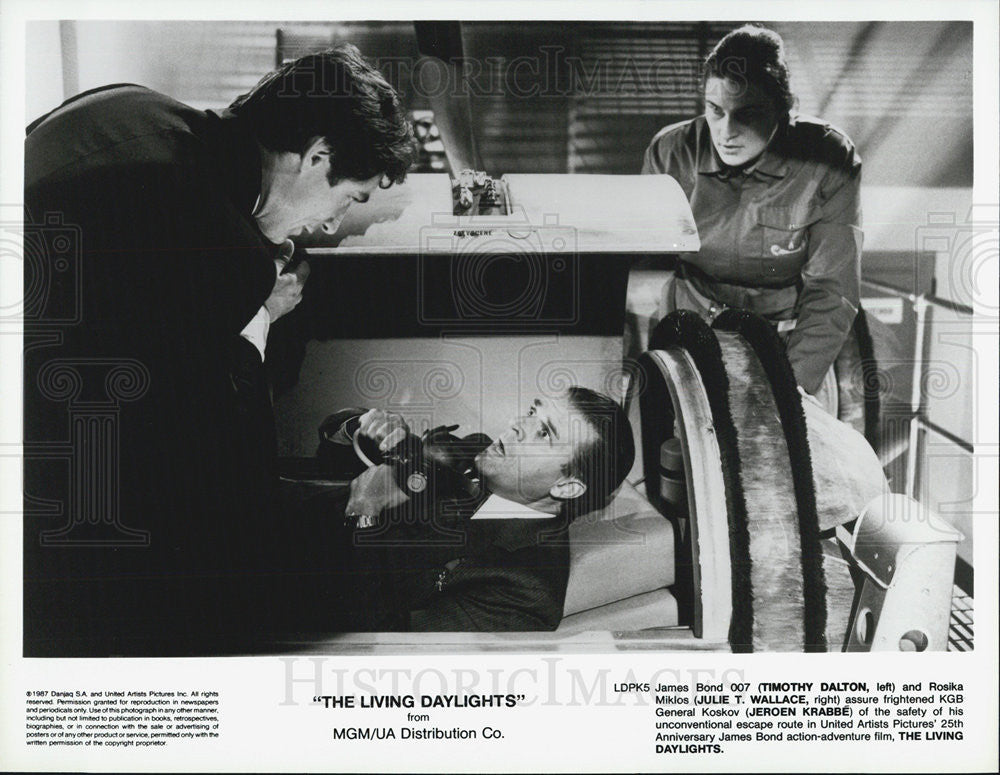 1987 Press Photo &quot;The Living Daylights&quot;Tim Dalton,Julie Wallace,Jerone Krabbe - Historic Images