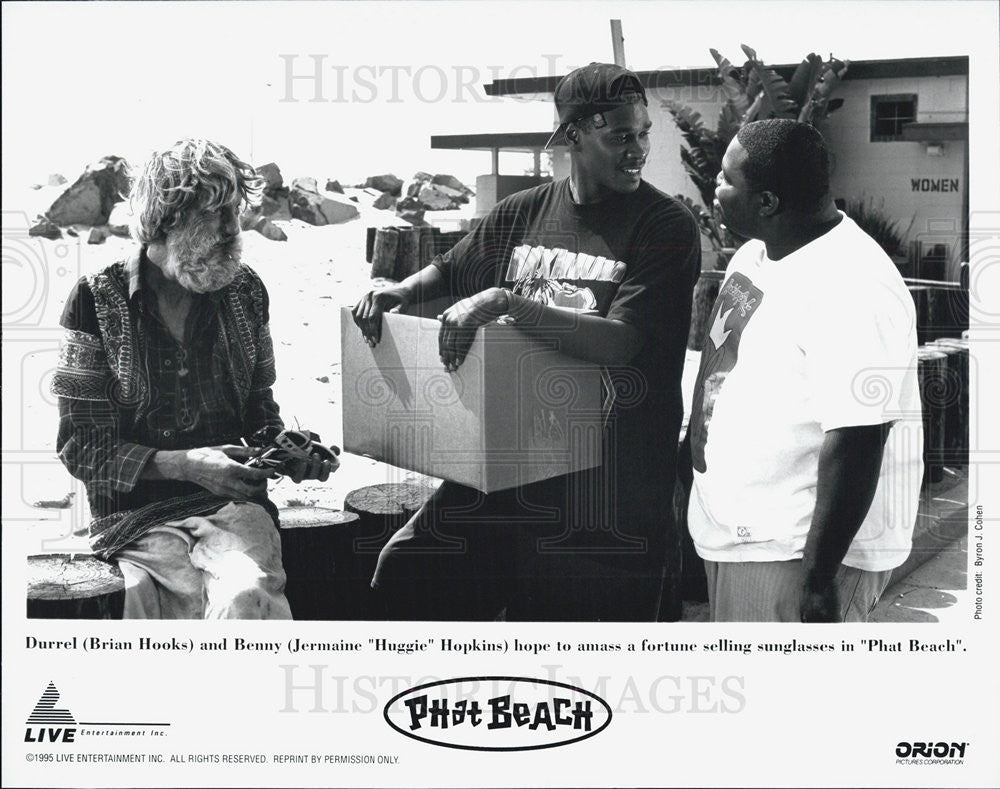 1995 Press Photo Brian Hooks,&quot;Huggie&quot; Hopkins in &quot;Phat Beach&quot; - Historic Images