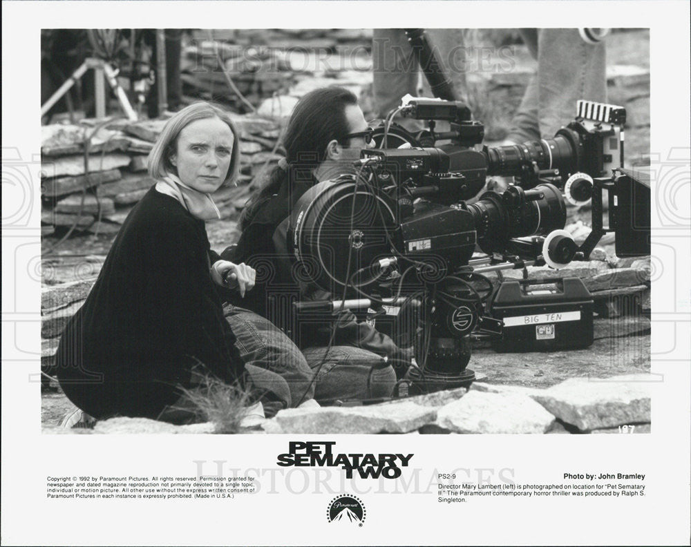 1992 Press Photo Director Mary Lambert on location for &quot;Pet Sematary II&quot; - Historic Images