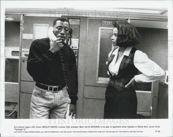 Wesley Snipes & Alex Datcher in Passenger 57 1992 vintage promo photo ...