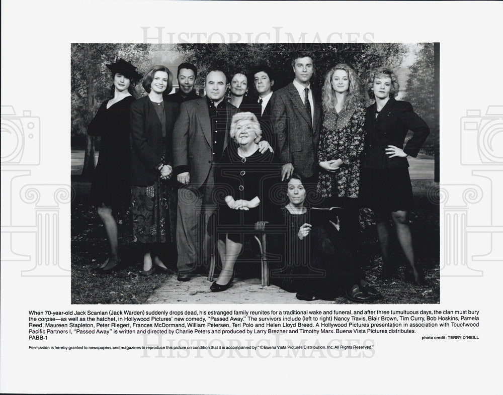 Press Photo Jack Warden, Nancy Travis and Blair Brown in Passed Away - Historic Images