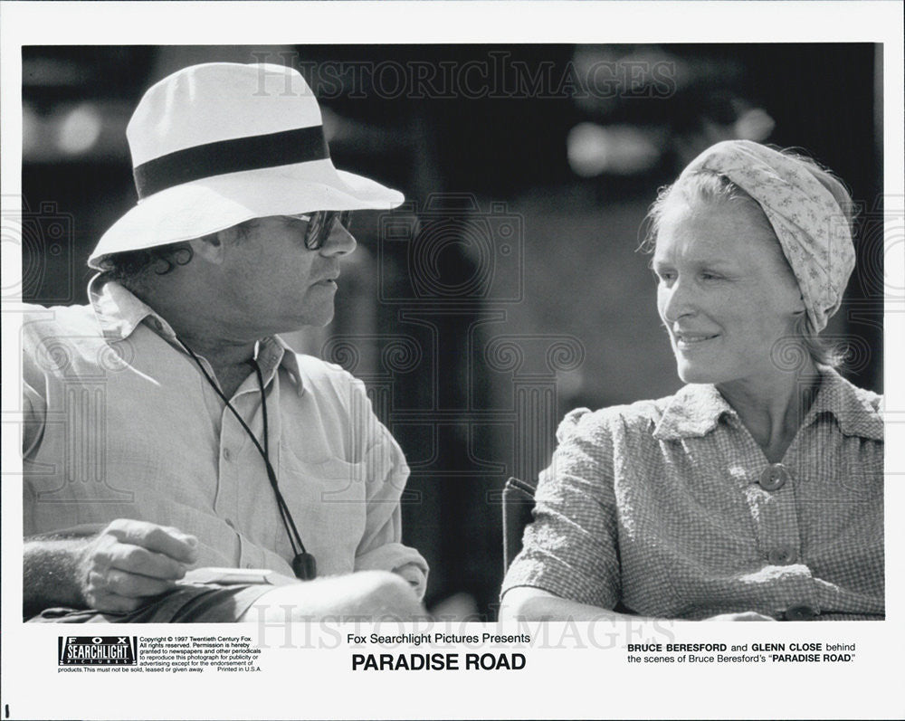 1997 Press Photo Bruce Beresford &amp; Glenn Close star in &quot;Paradise Road&quot; - Historic Images