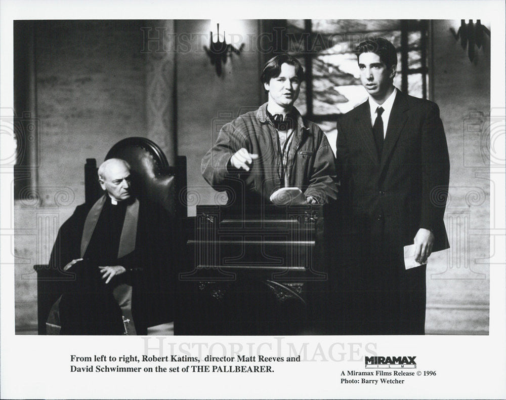 1996 Press Photo Actors Robert Katims, David Schwimmer With Director Matt Reeves - Historic Images