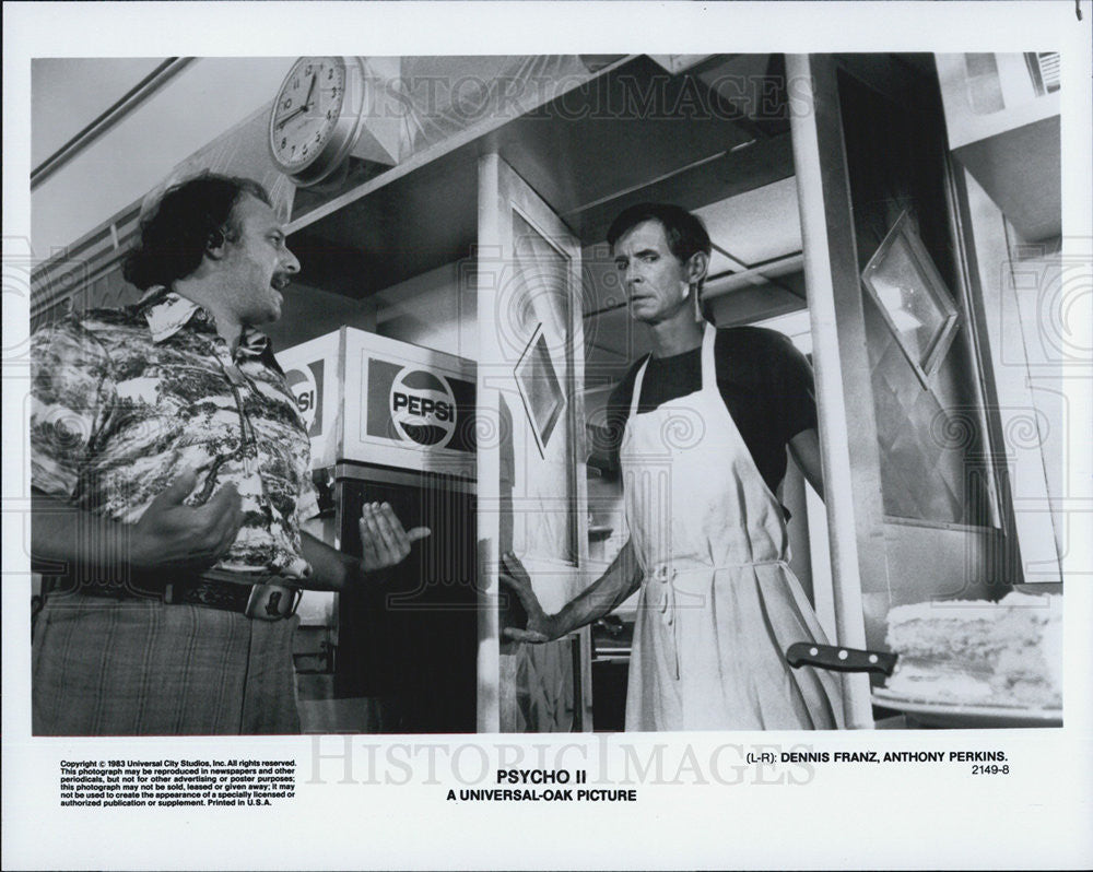 1983 Press Photo of Dennis Franz &amp; Anthony Perkins in &quot;Psycho II&quot; - Historic Images