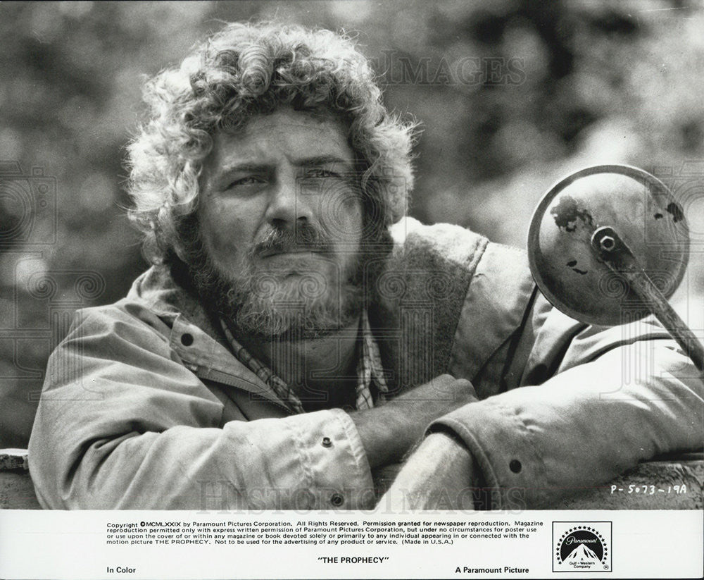 1979 Press Photo of Robert Foxworth in the film &quot;Prophecy&quot; - Historic Images