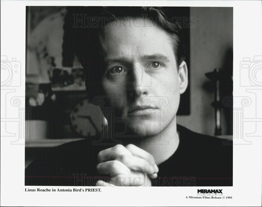 Press Photo Linus Roache in Priest - Historic Images