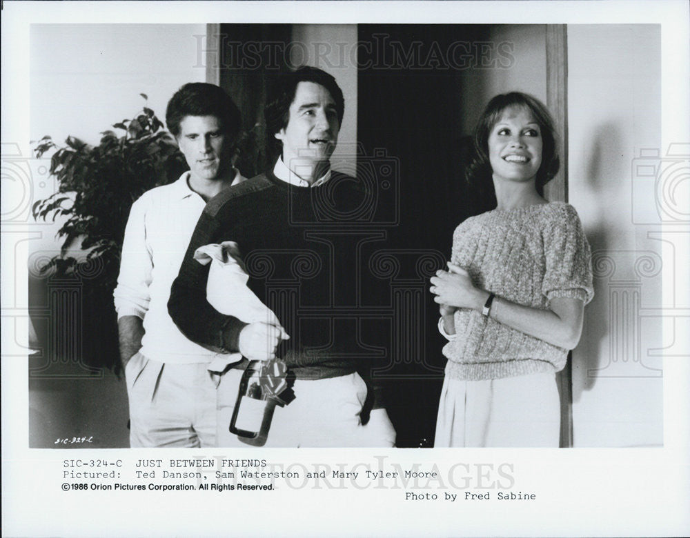 1986 Press Photo Ted Danson Sam Waterston Mary Tyler Moore Just Between Friends - Historic Images