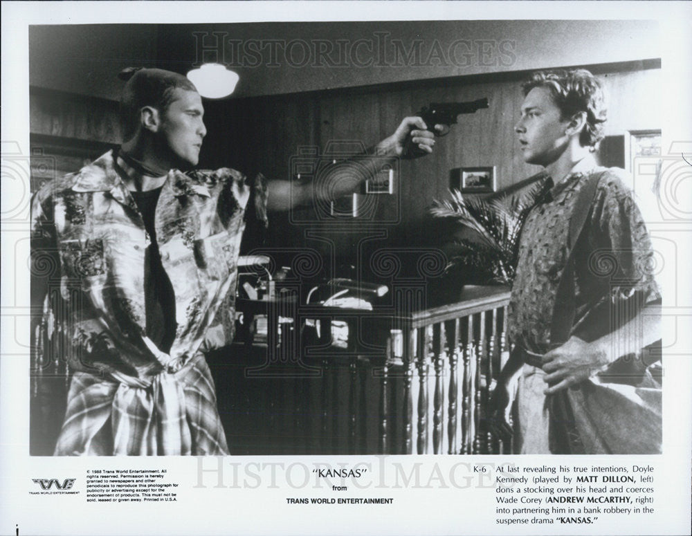 Press Photo Matt Dillon and Andrew McCarthy in Kansas - Historic Images