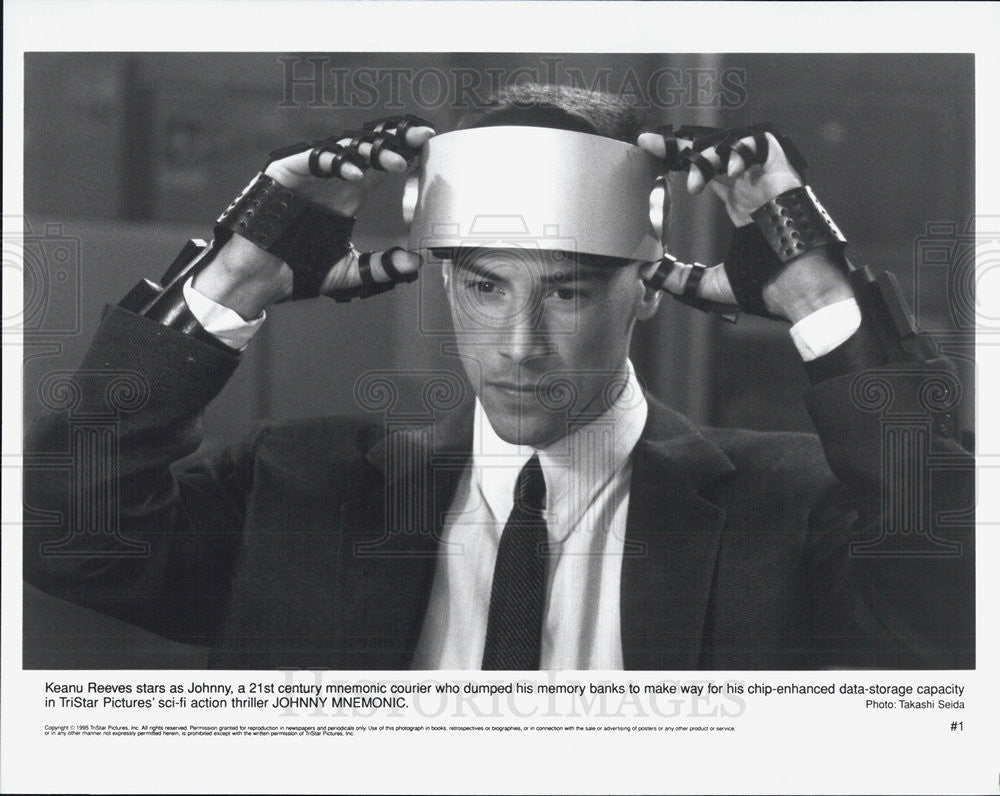 1996 Press Photo Keanu Reeves, in Johnny Mnemonic - Historic Images