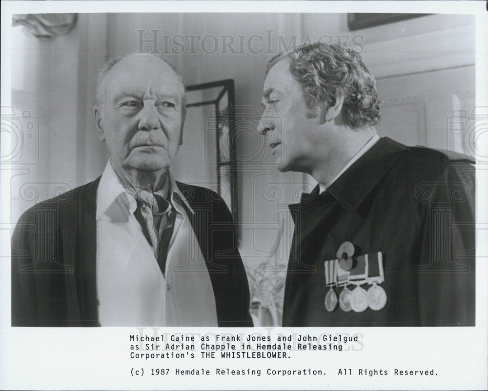 1987 Press Photo Michael Caine John Gielgud in The Whistleblower - Historic Images