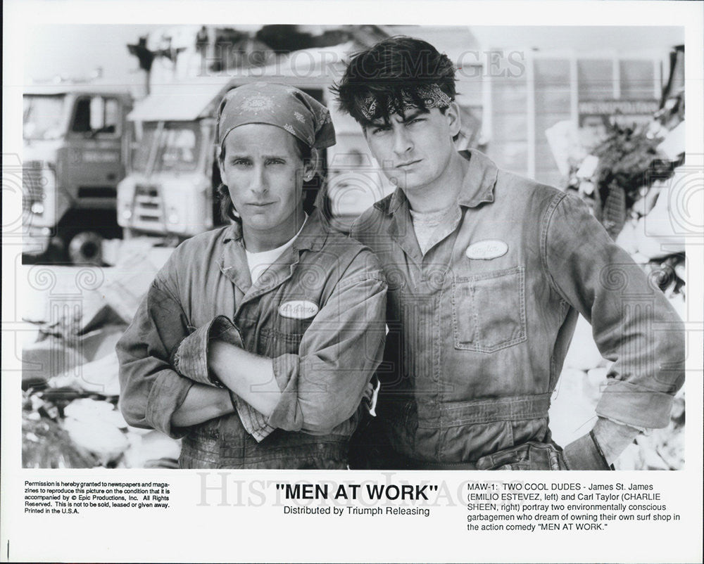 Press Photo "Men At Work" Emilio Estevez and Charlie Sheen - Historic Images