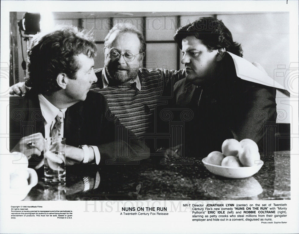 1990 Press Photo Eric Idle &amp; Robbie Coltrane &quot;Nuns on the Run&quot; - Historic Images