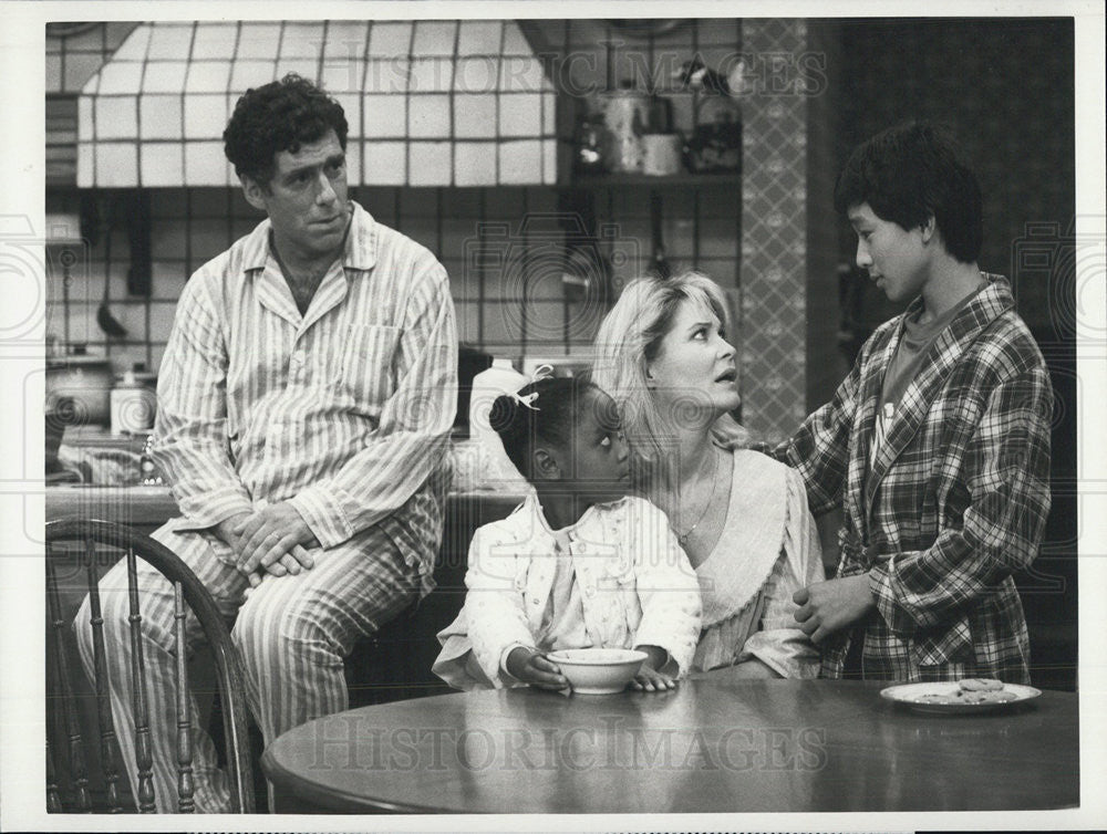 1986 Press Photo Elliot Gould &amp; Dee Wallace Stone in &quot;Together We Stand&quot; - Historic Images