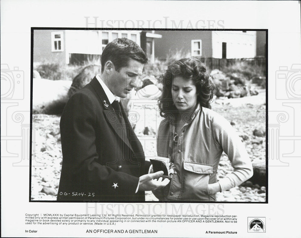 1981 Press Photo Richard Gere and Debra Winger in An Officer and a Gentleman - Historic Images