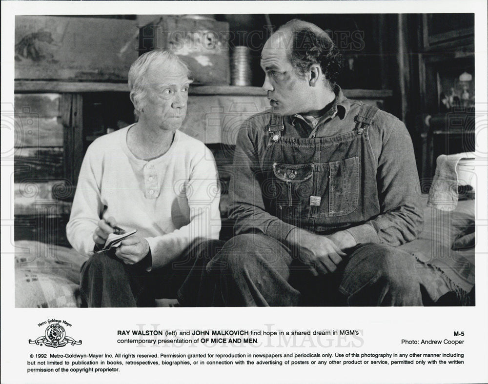 1992 Press Photo Ray Walston &amp; John Malkovich in &quot;Of Mice and Men&quot; - Historic Images