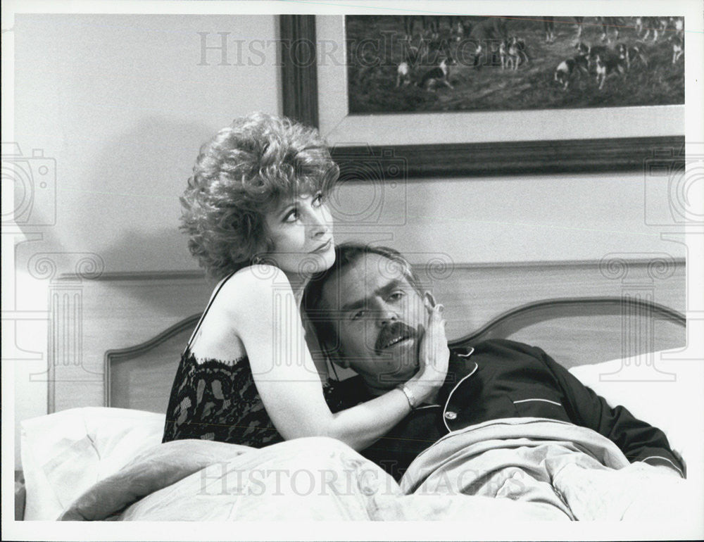 1987 Press Photo John Ratzenberger Actor Anita Morris Actress Cheers Sitcom - Historic Images