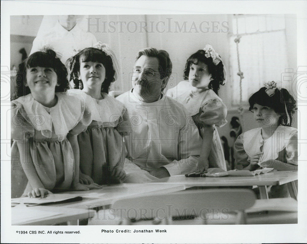 1994 Press Photo Million Dollar Babies Beau Bridges Samantha Gilliland CBS - Historic Images