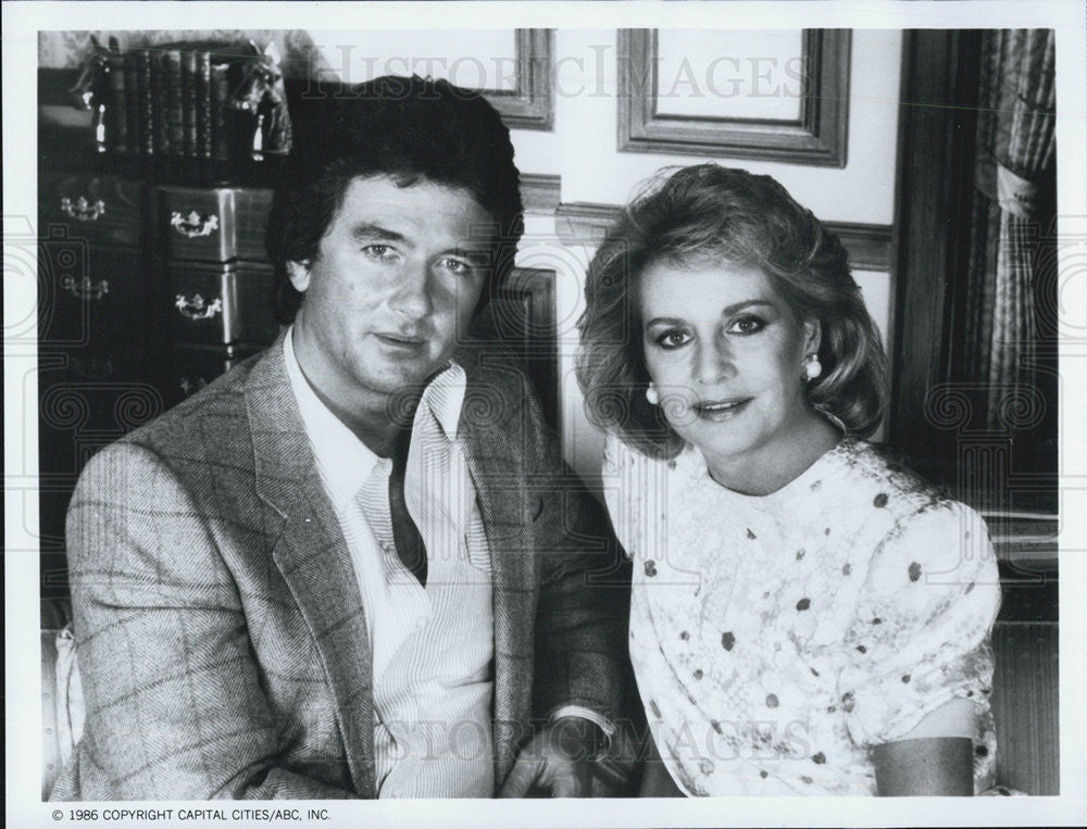 1987 Press Photo Patrick Duffy/Actor/Barbara Walters/TV Journalist - Historic Images