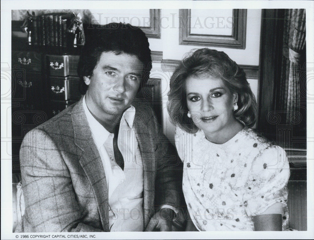 1987 Press Photo Barbara Walters Special Patrick Duffy Dallas ABC Television - Historic Images