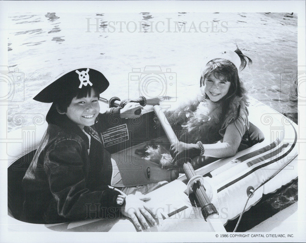 1987 Press Photo Soleil Moon Frye &amp; Yoshi Hoover in &quot;You Ruined My Life&quot; - Historic Images