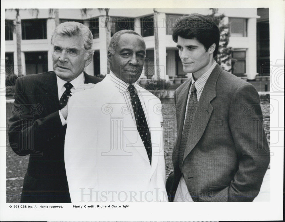 1993 Press Photo Gene Barry, Peter Barton, Robert Guillaume in &quot;Burke&#39;s Law&quot; - Historic Images