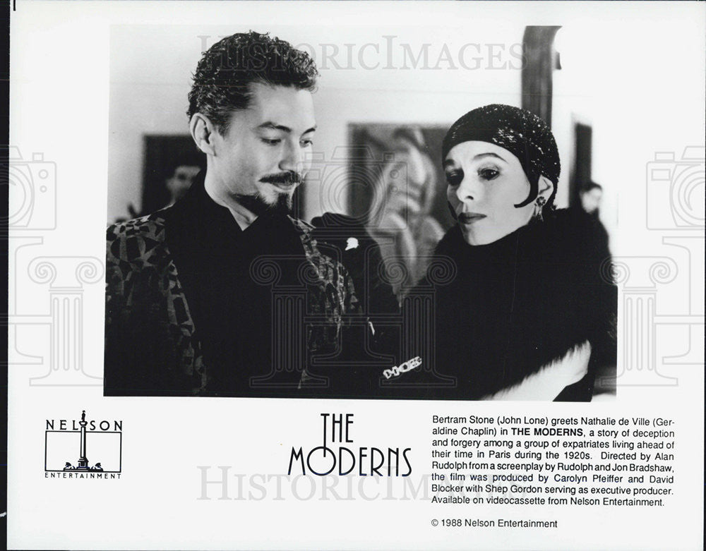 1988 Press Photo John Lone, Geraldine Chaplin in &quot;The Moderns&quot; - Historic Images