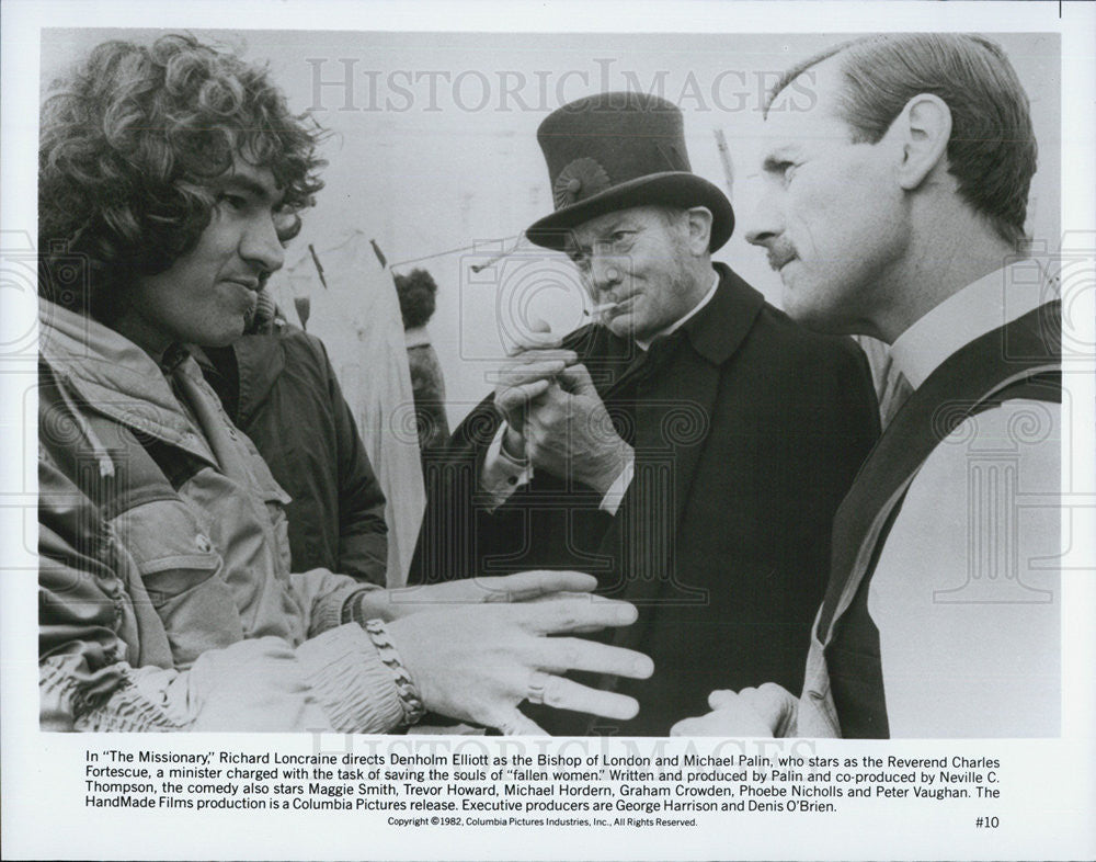 1982 Press Photo Denholm Elliott &amp; Michael Palin&quot;the Missionary&quot; - Historic Images